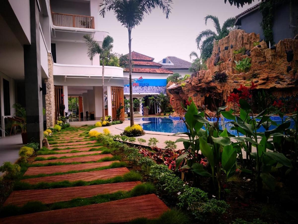 Long Beach Hotel Pangandaran Exteriör bild