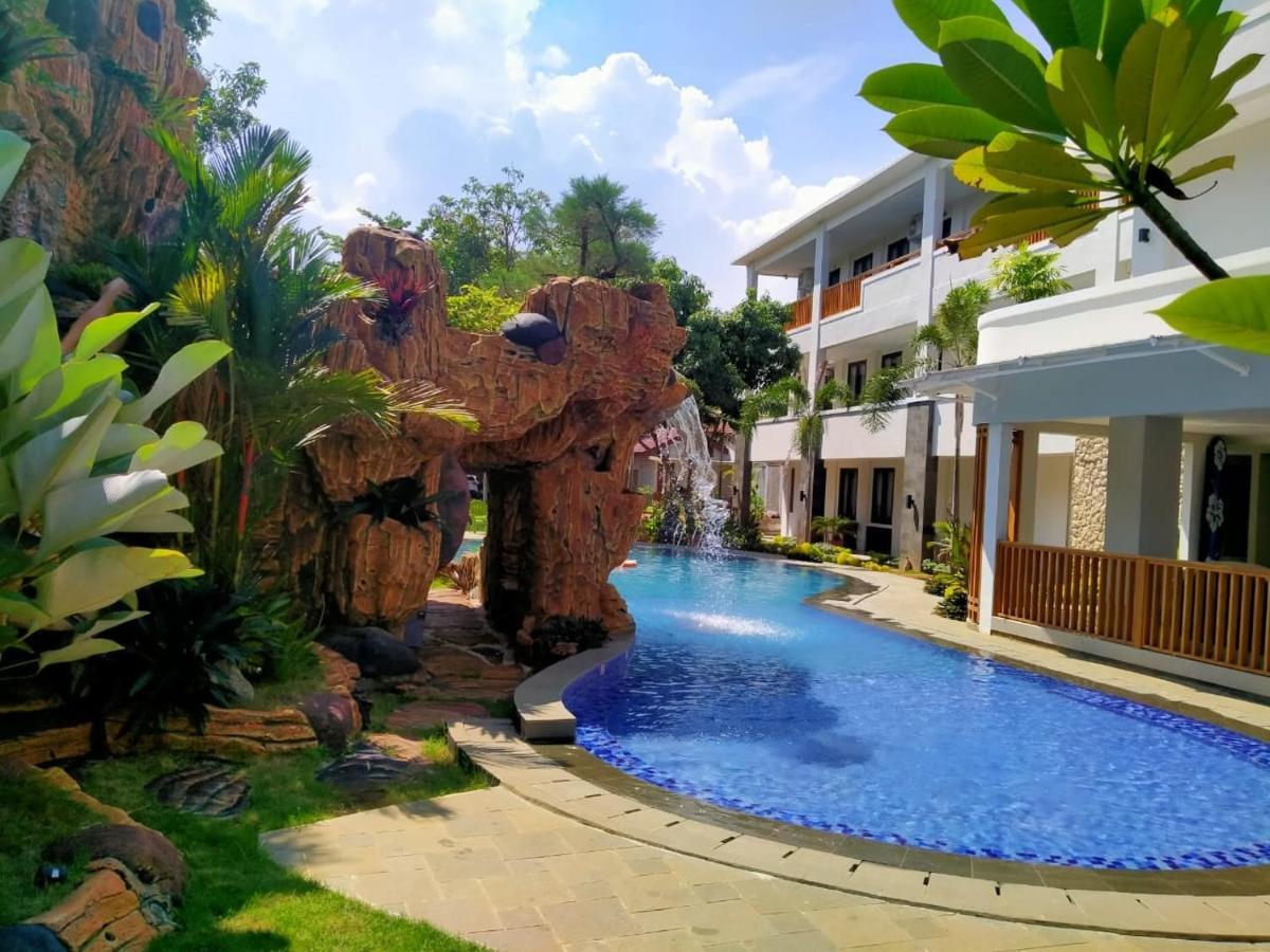 Long Beach Hotel Pangandaran Exteriör bild