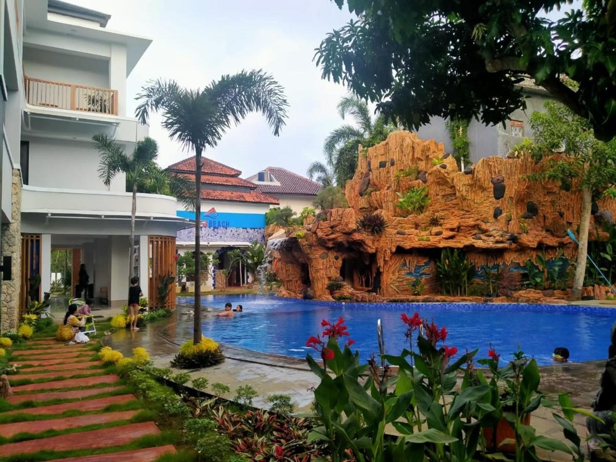 Long Beach Hotel Pangandaran Exteriör bild