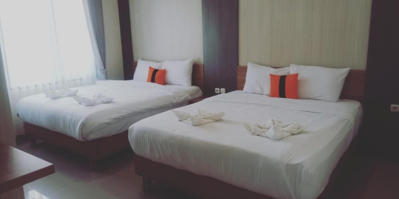 Long Beach Hotel Pangandaran Exteriör bild